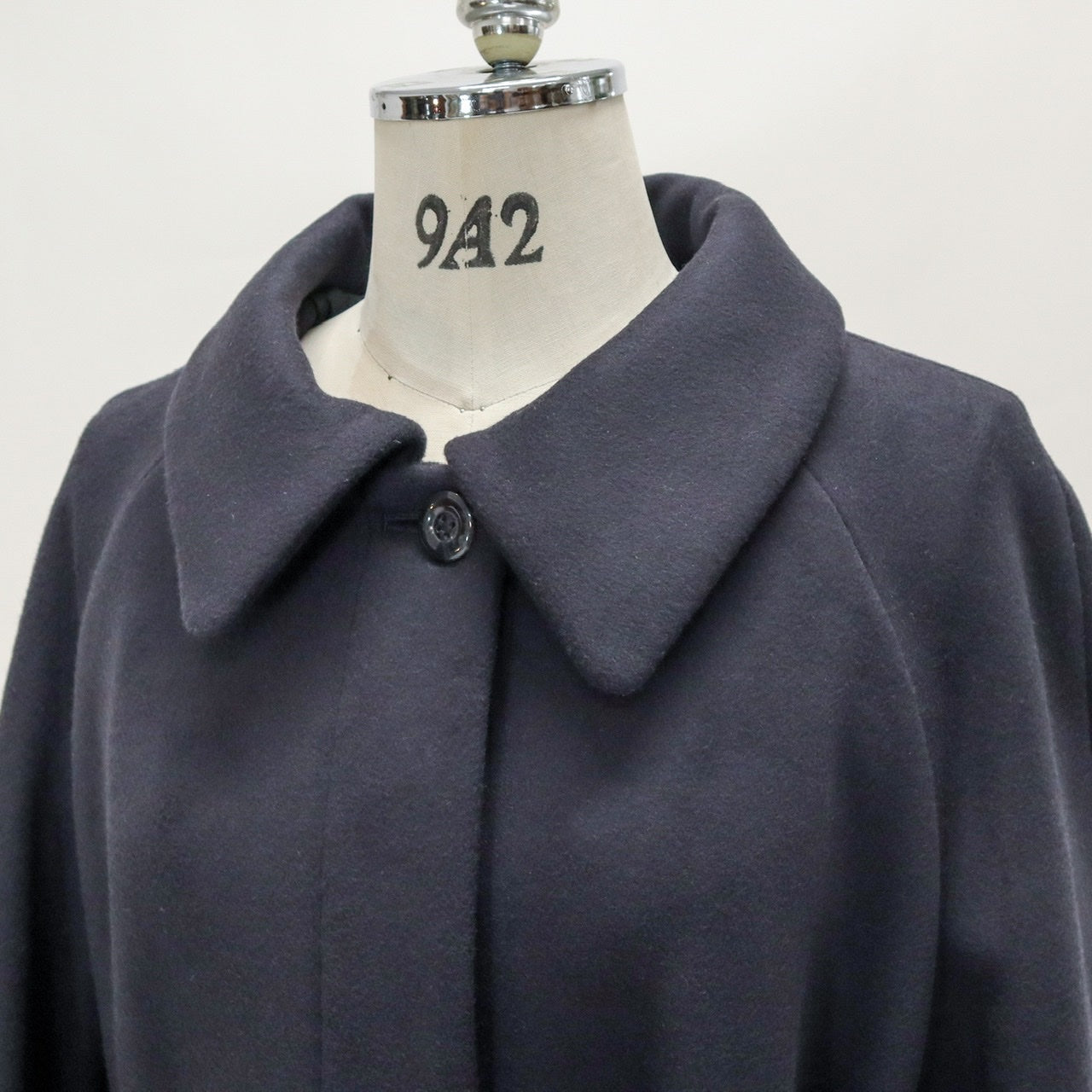 melton poncho coat / navy