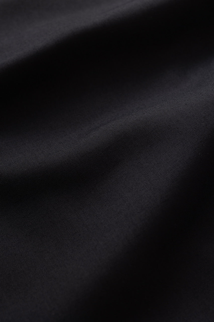 round collar blouse / black