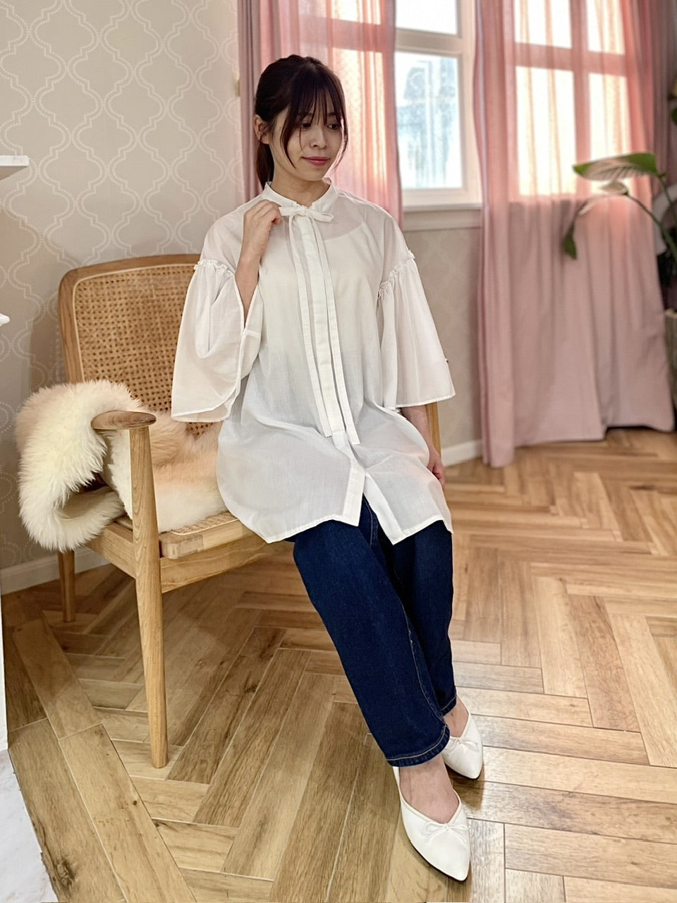 petal sleeve blouse / off white