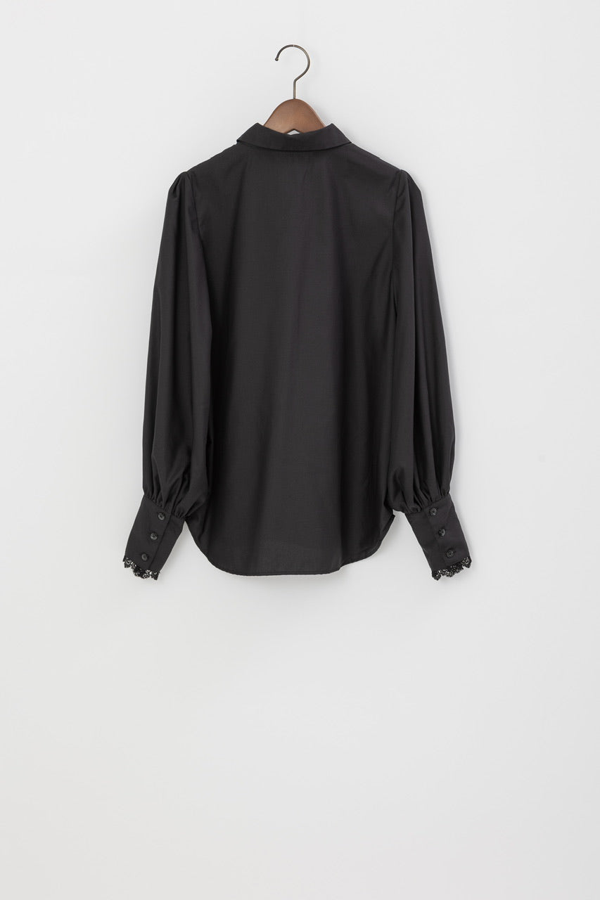 falling collar blouse