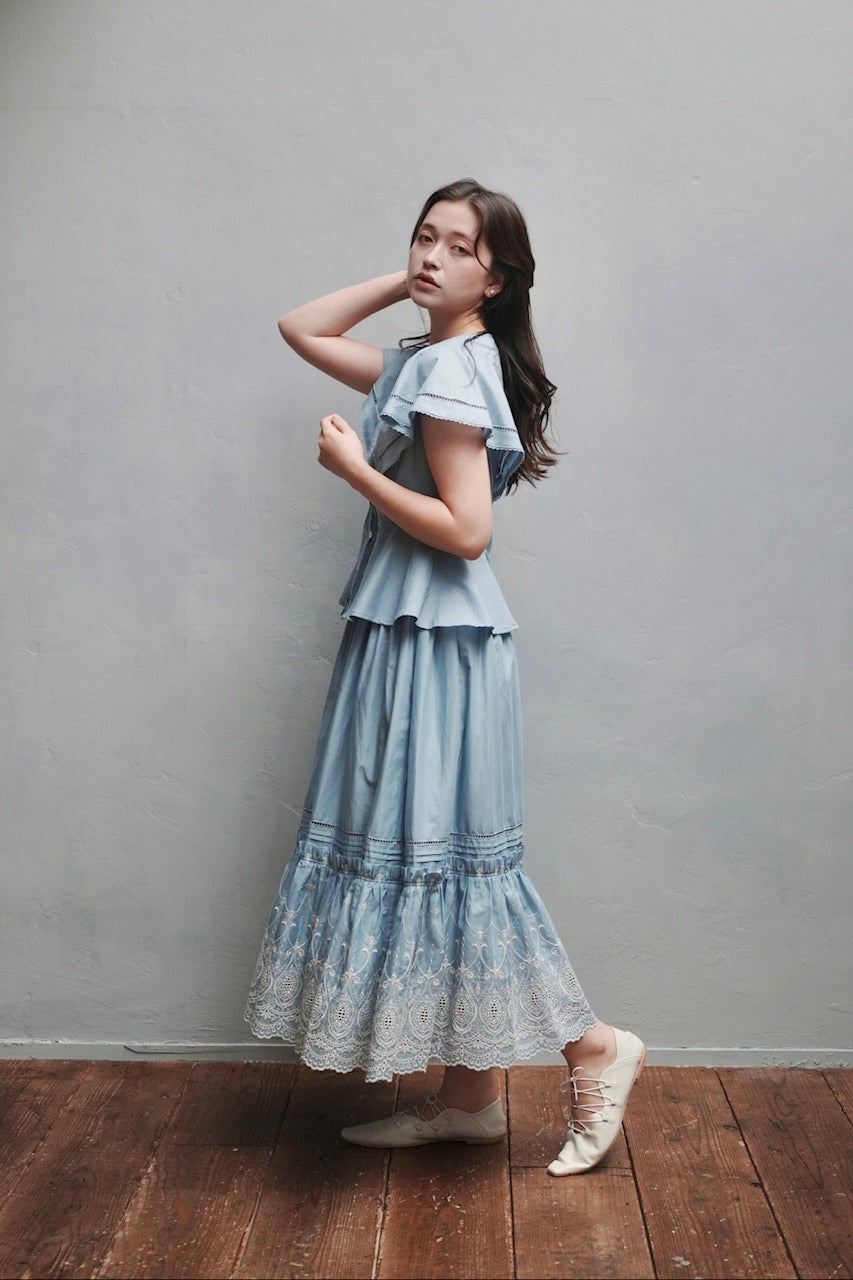 Giselle embroidery skirt / sky blue