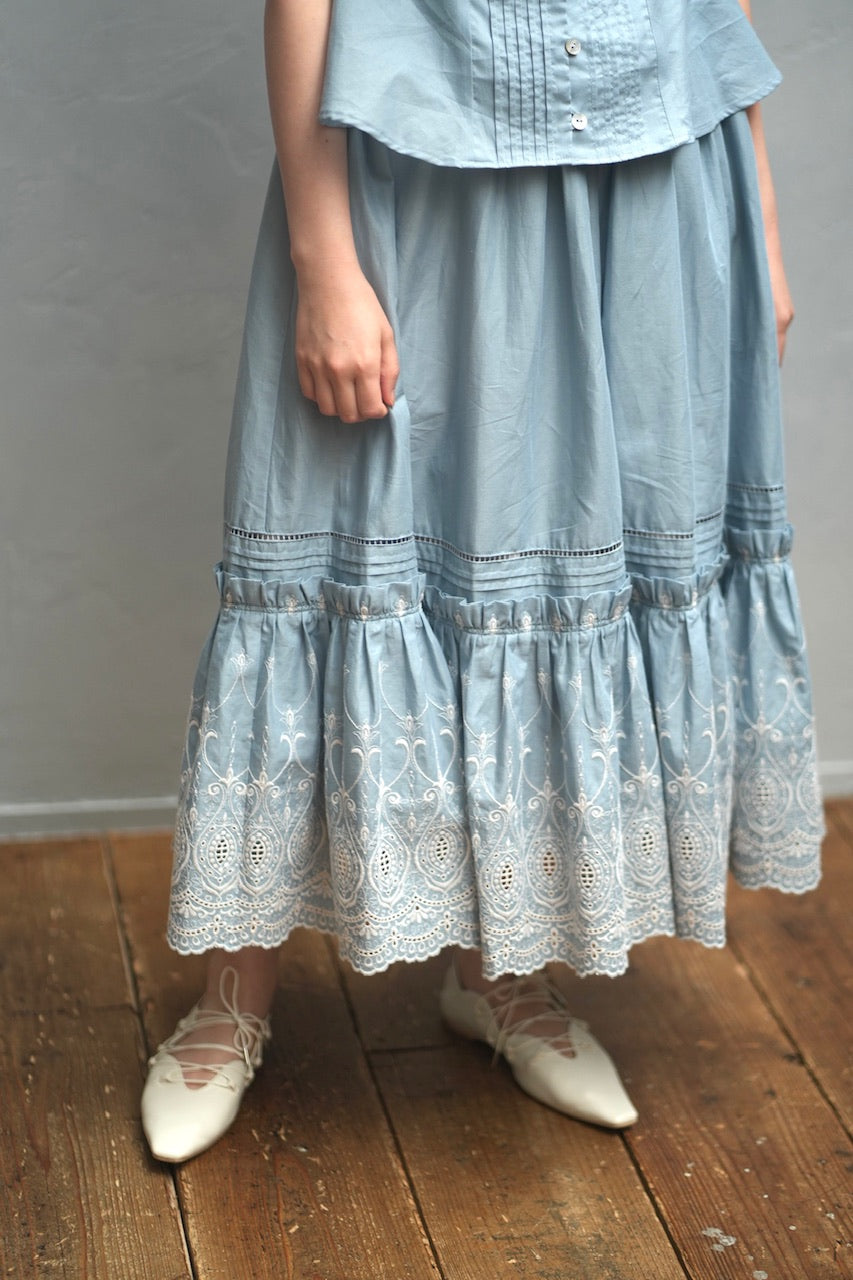 Giselle embroidery skirt / sky blue