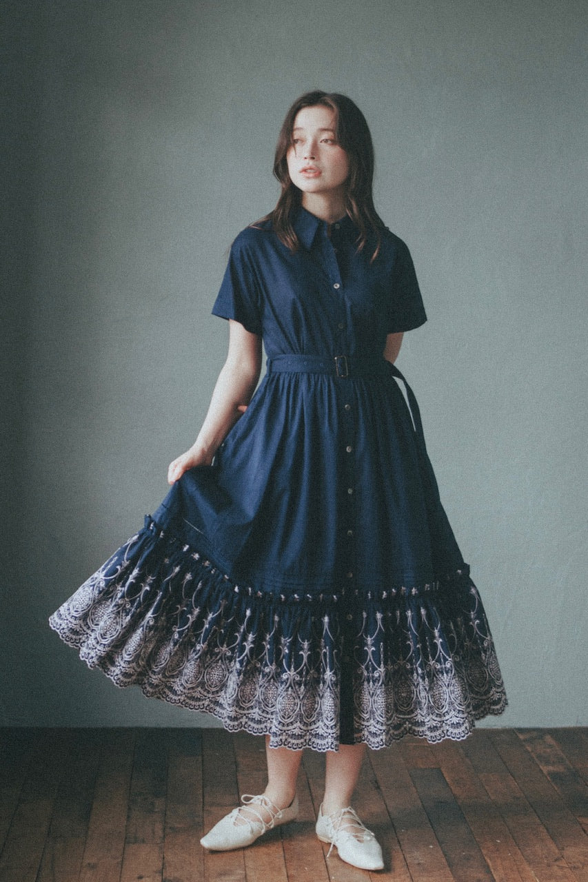 Giselle embroidery dress / navy