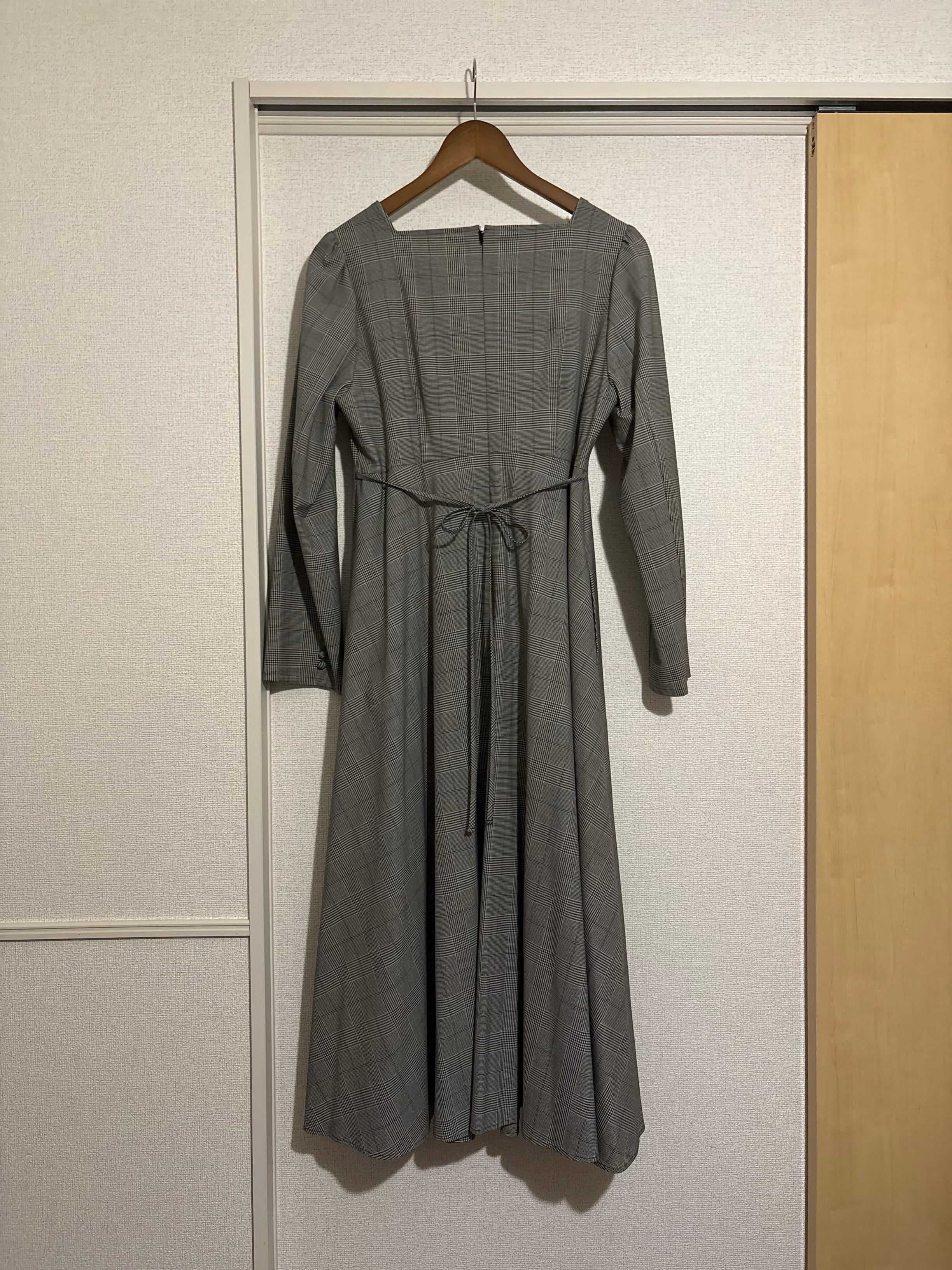 【サンプル】square neck flare dress