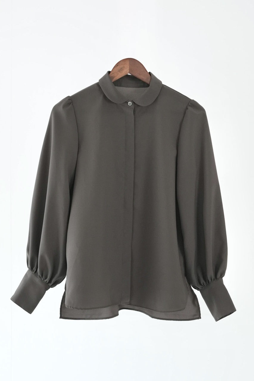 round collar blouse