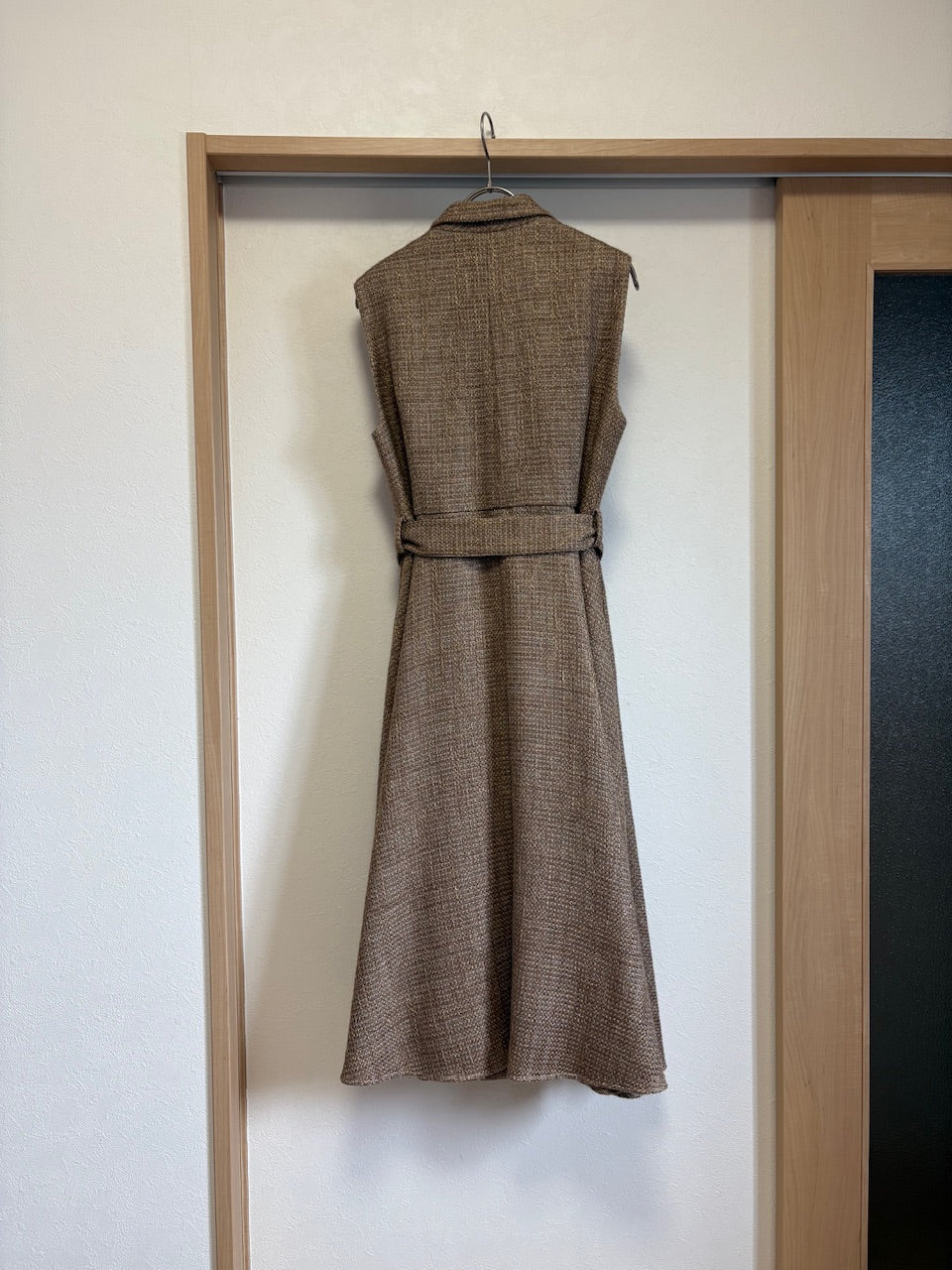 【サンプル】tailored sleeveless dress