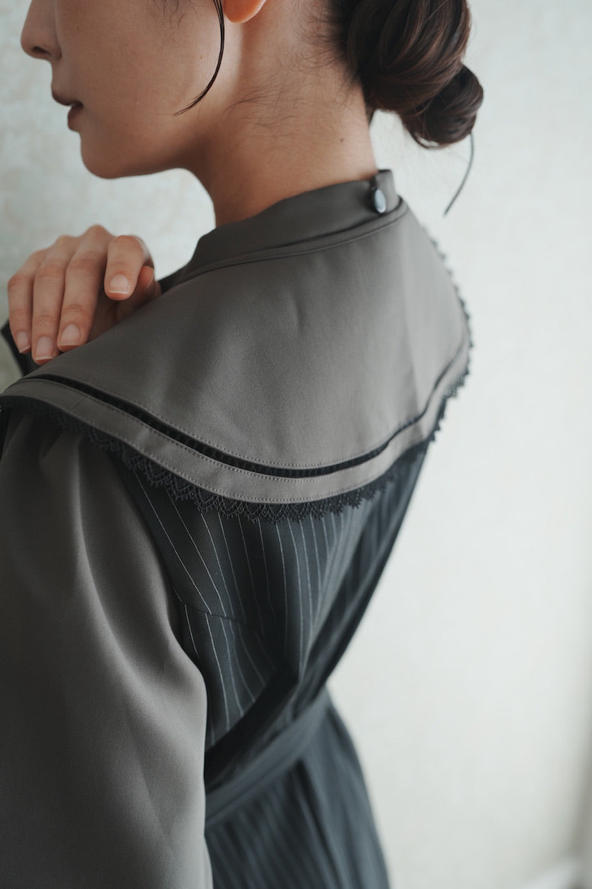 falling collar high neck blouse【予約商品】