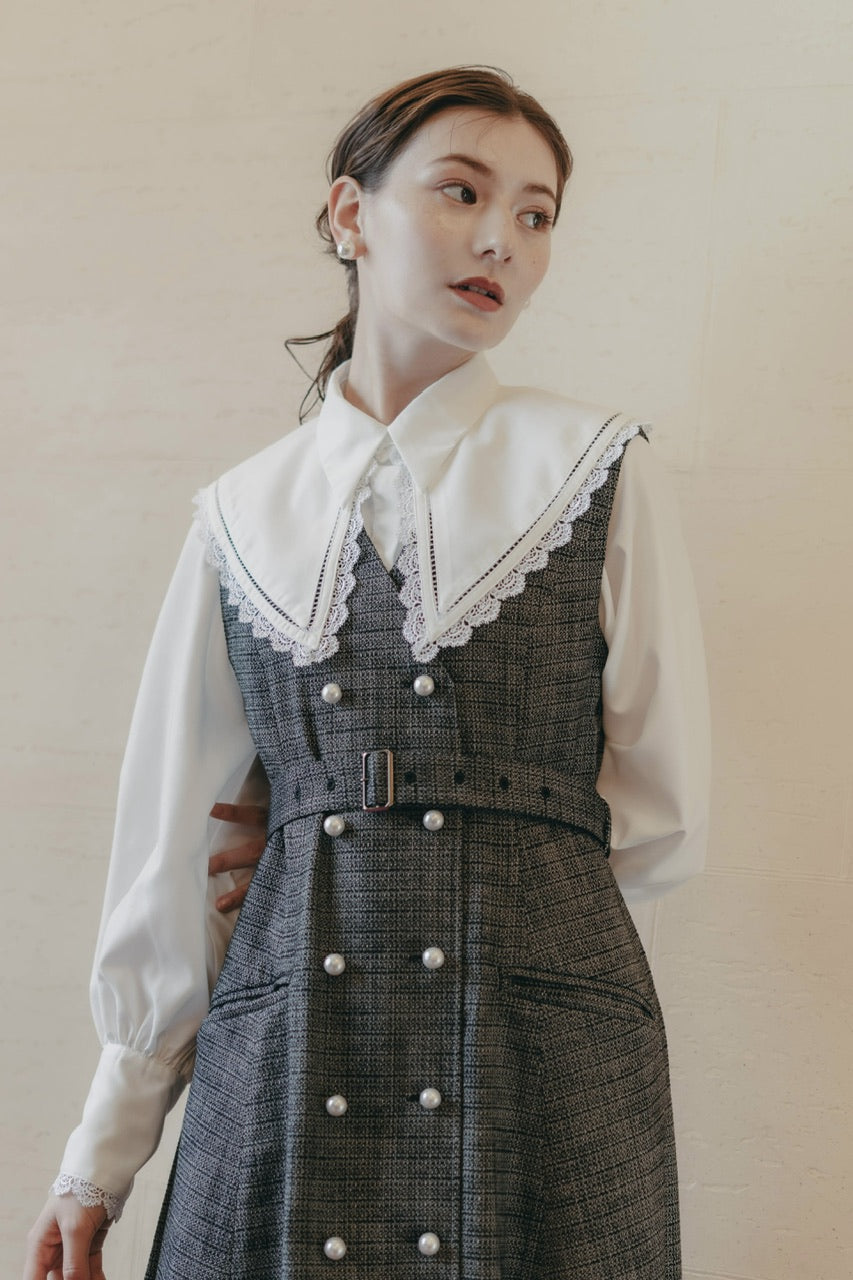 falling collar blouse