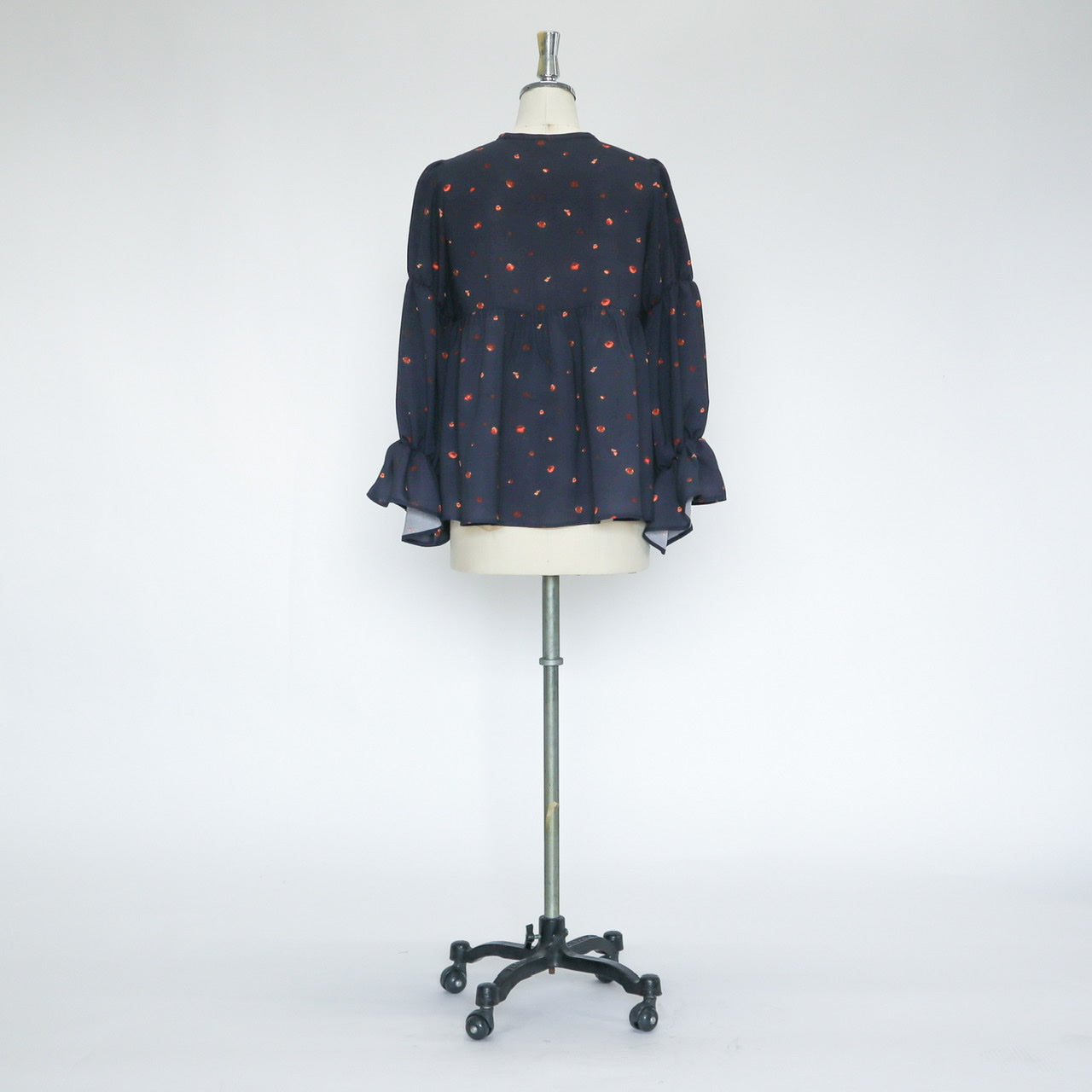 "marchen" pin tuck gather blouse