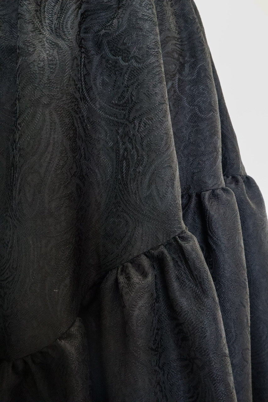 〈Mila〉asymmetry gathered skirt