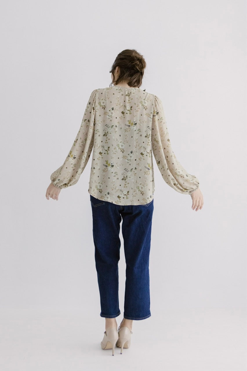 front tuck blouse / flower