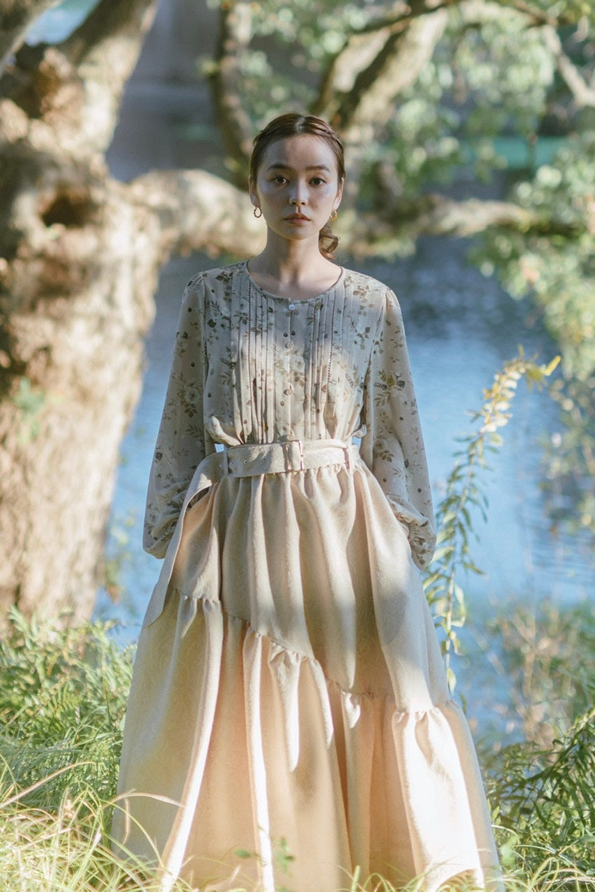 front tuck blouse / flower