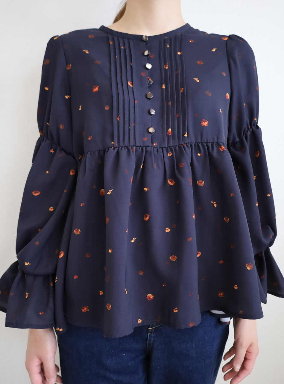 "marchen" pin tuck gather blouse