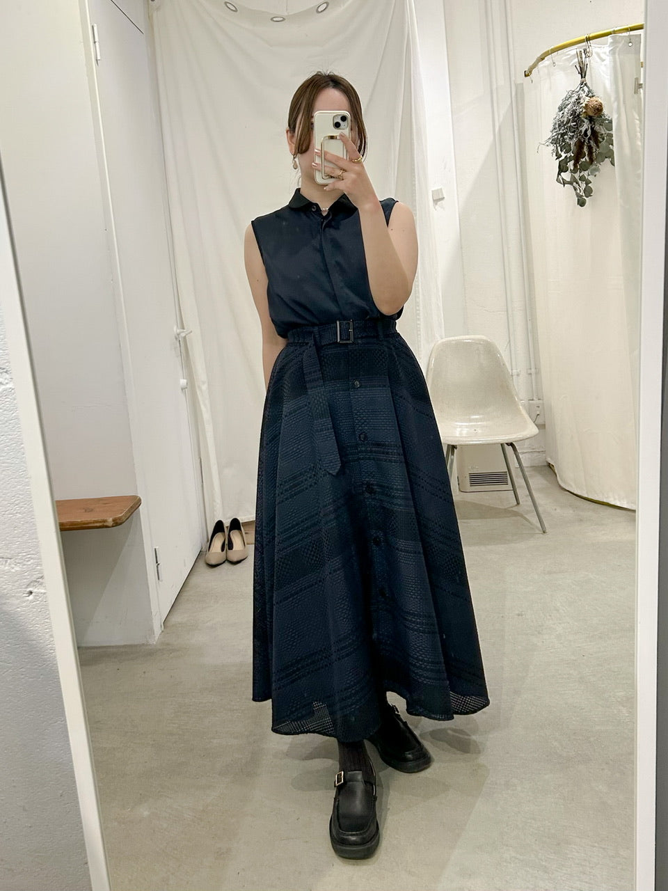 round collar sleeveless blouse