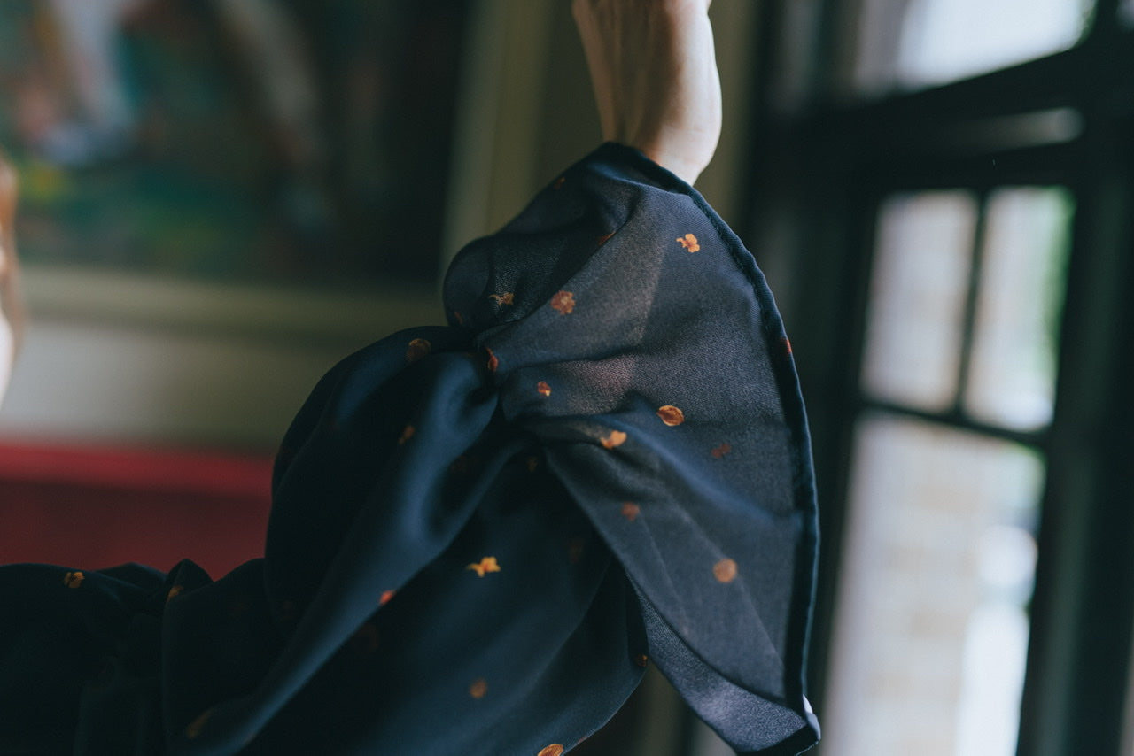 "marchen" pin tuck gather blouse