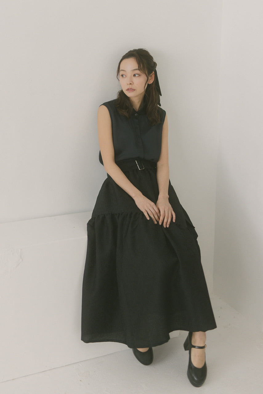 round collar sleeveless blouse