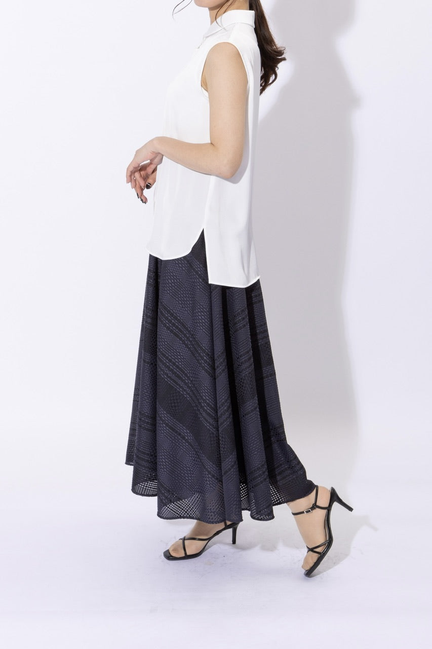 round collar sleeveless blouse