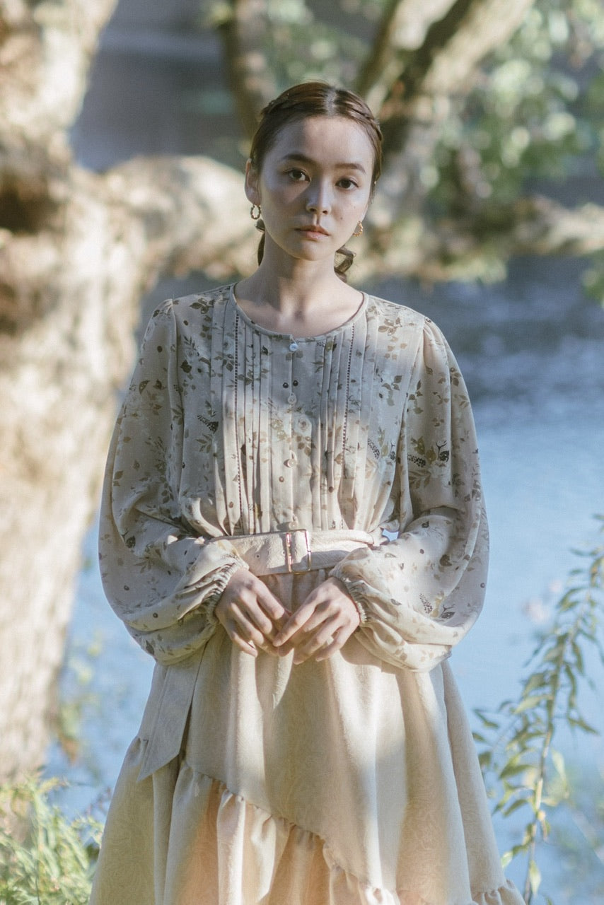 front tuck blouse / flower