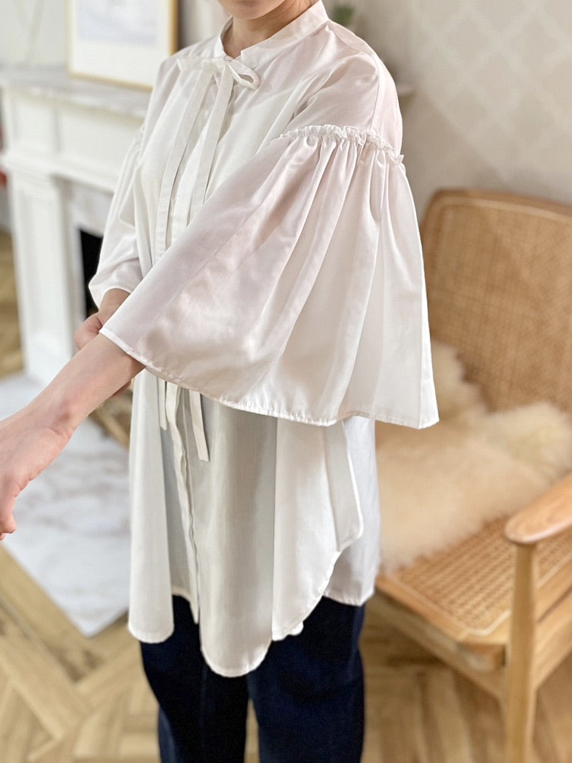 petal sleeve blouse / off white