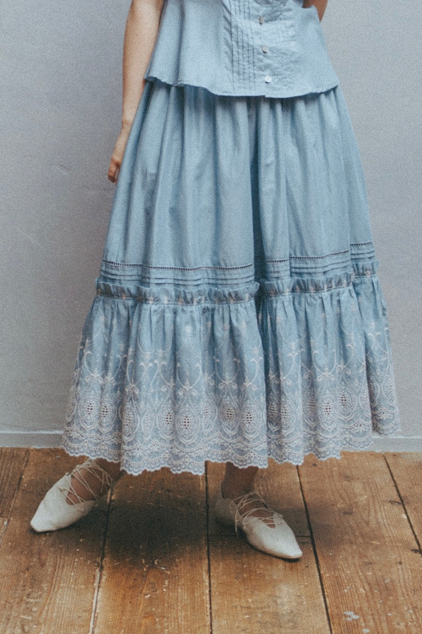 Giselle embroidery skirt / sky blue