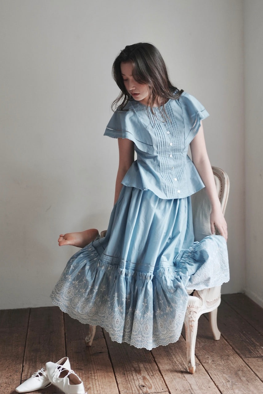 Giselle embroidery skirt / sky blue