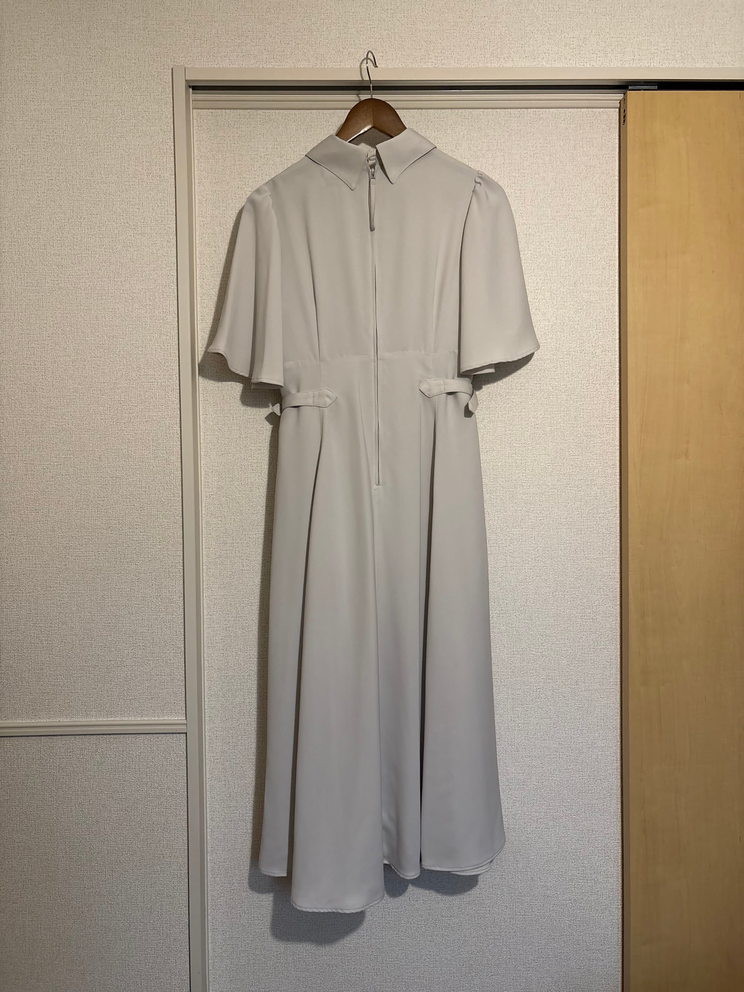 【サンプル】waist belt flared sleeve dress