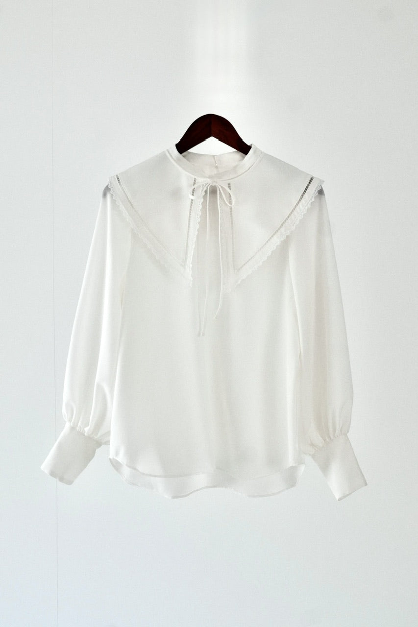 falling collar high neck blouse【予約商品】