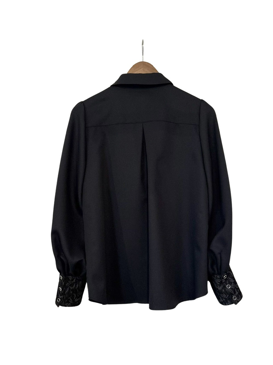 予約商品】botanical jacquard blouse / black