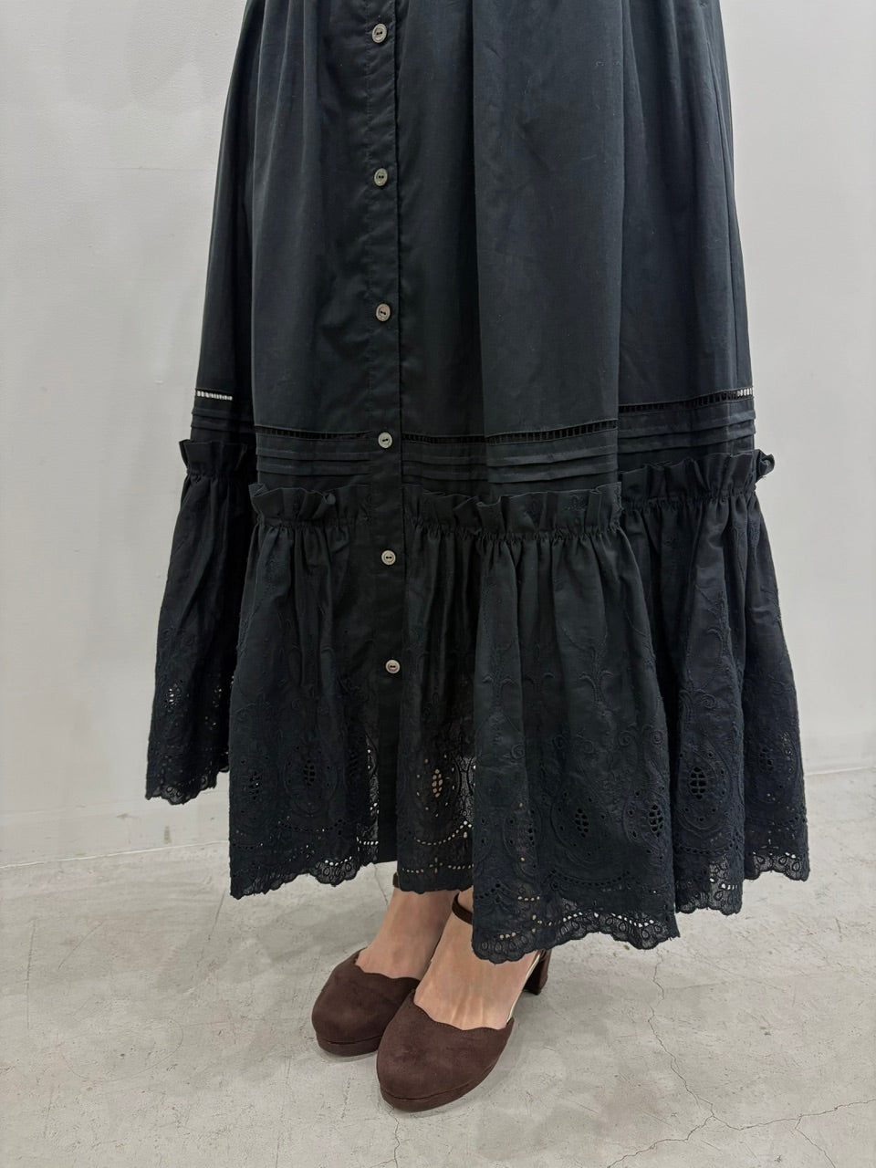 【B品】Giselle embroidery dress / black