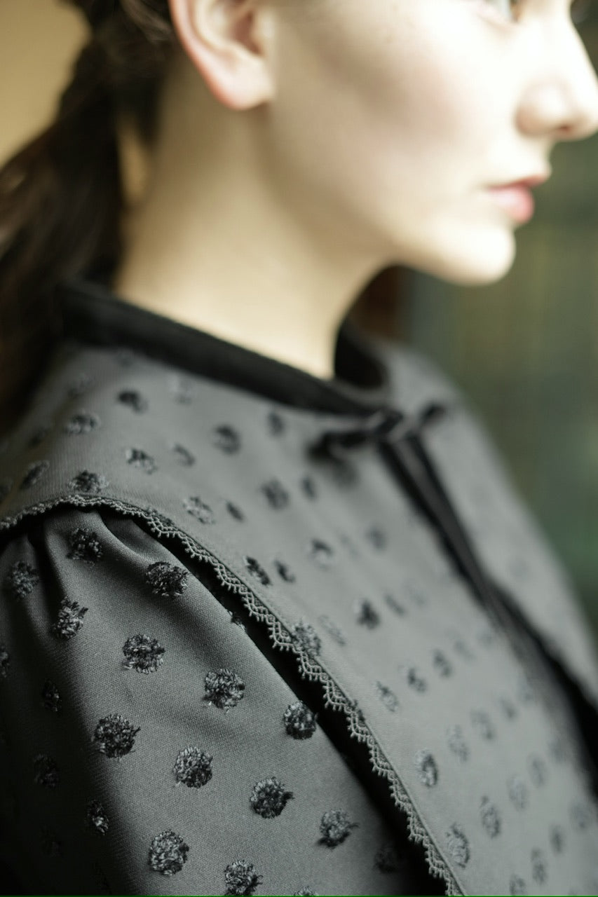 〈Laurence〉attached collar blouse