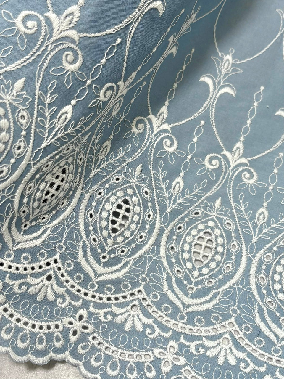 Giselle embroidery skirt / sky blue