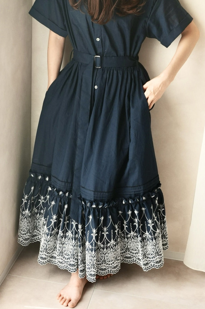 Giselle embroidery dress / navy