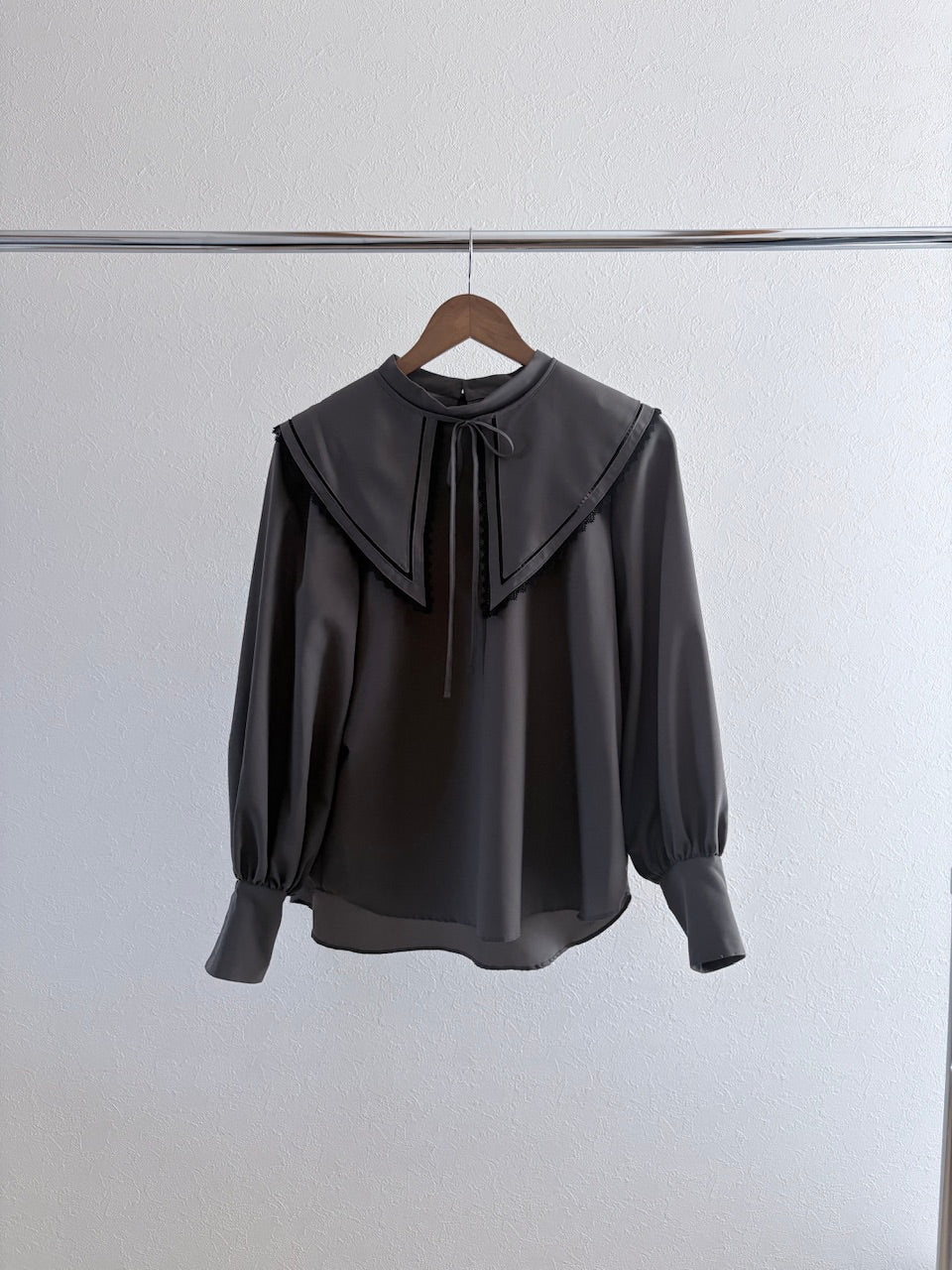 【B品】falling collar high neck blouse② / gray