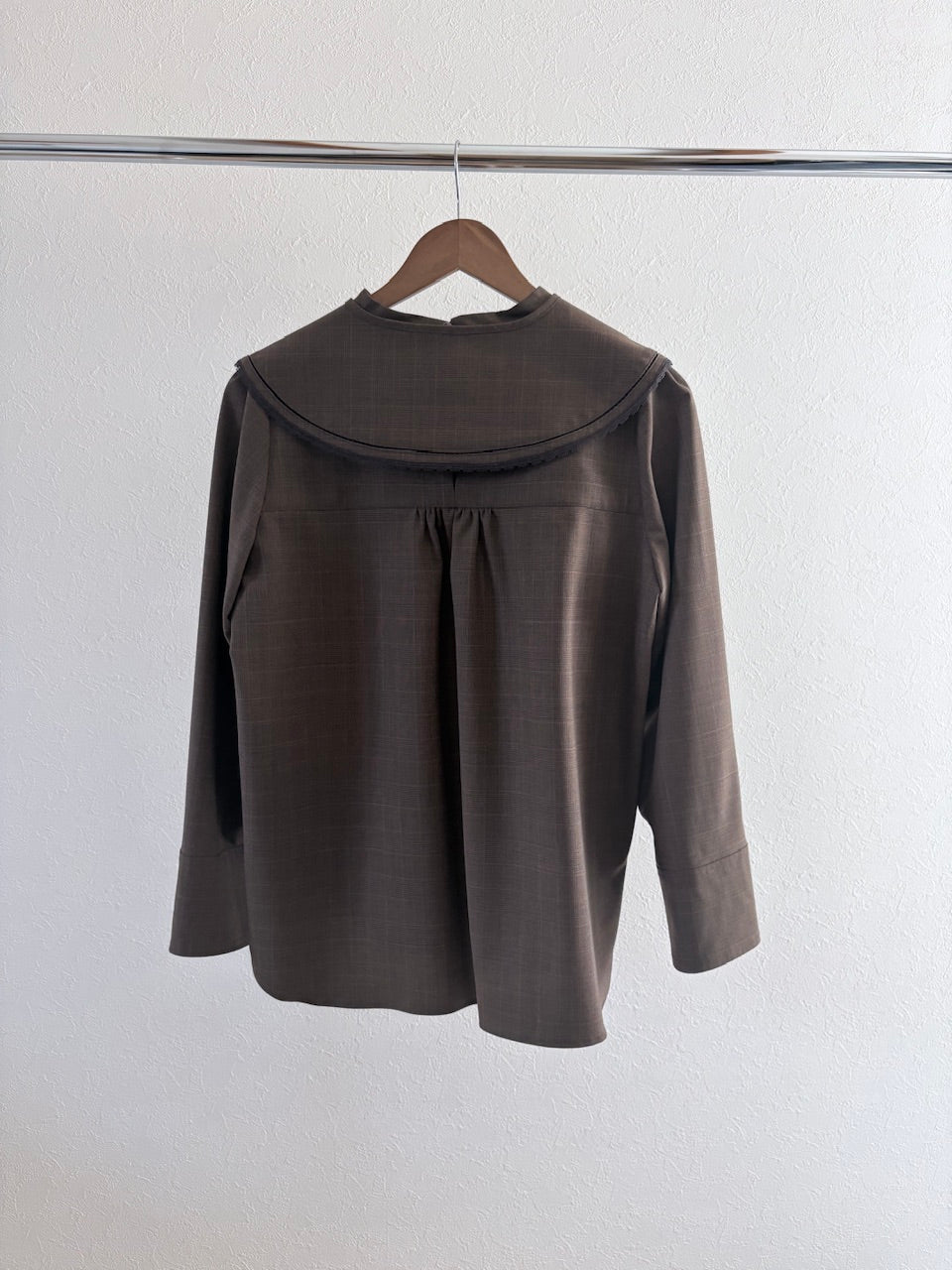 【サンプル】falling collar high neck blouse  / brown check