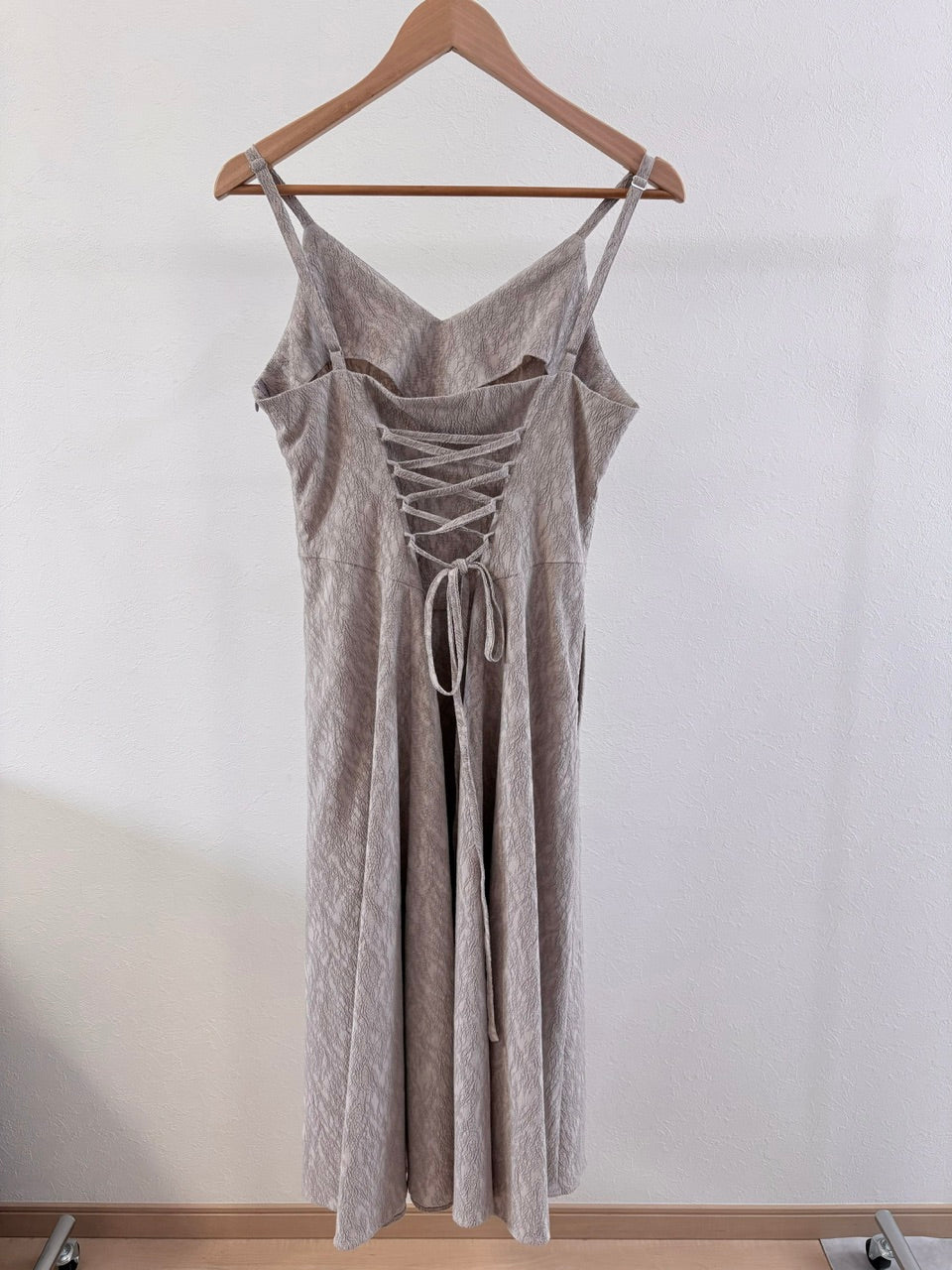 【サンプル】basque waist jacquard camisole dress / greige pink