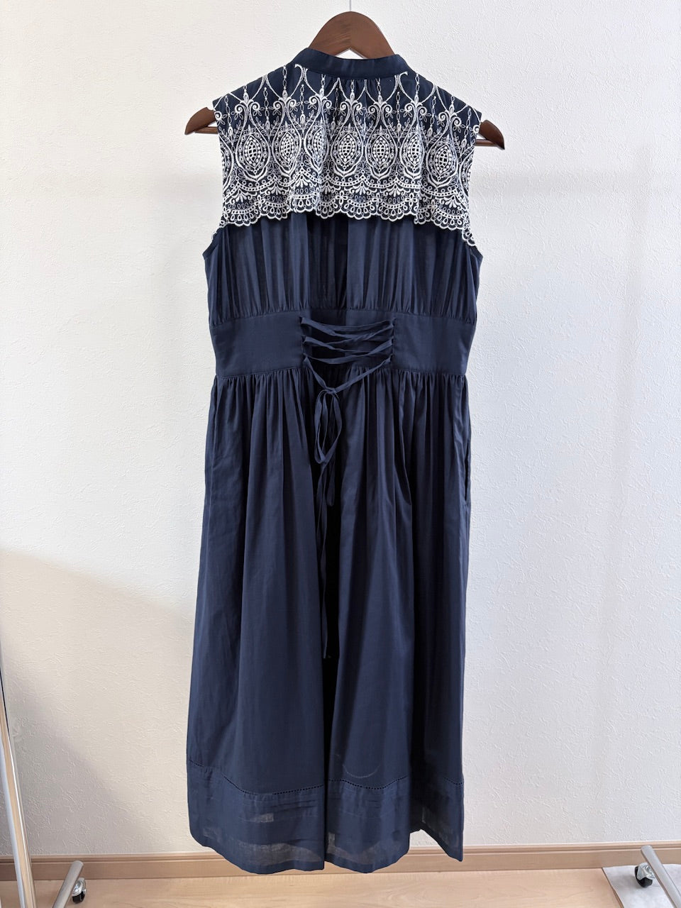 【サンプル】Amélie embroidery dress / navy