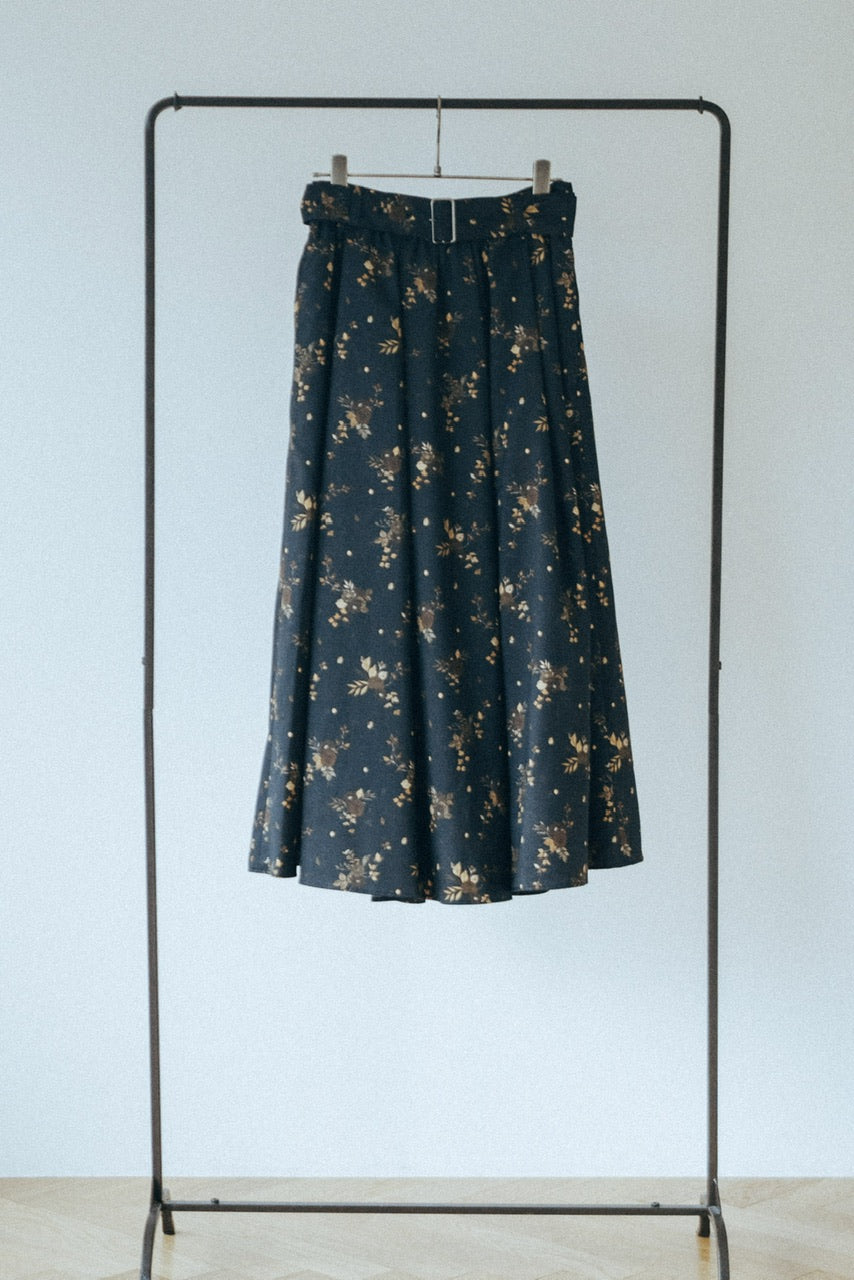 "Antique Flower" tuck gather skirt