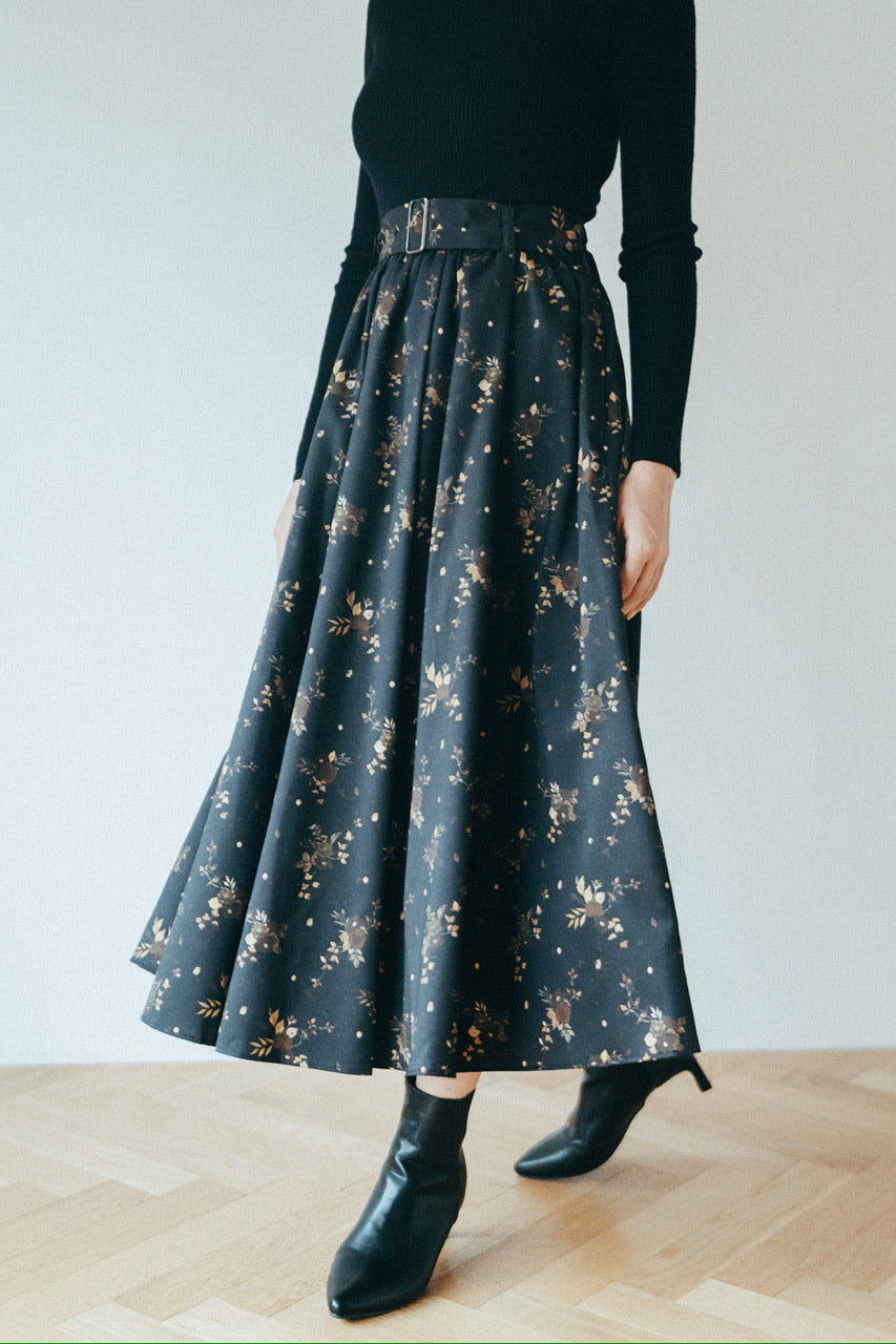 "Antique Flower" tuck gather skirt