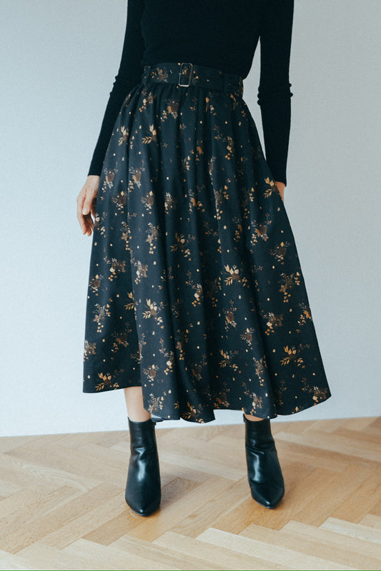 "Antique Flower" tuck gather skirt