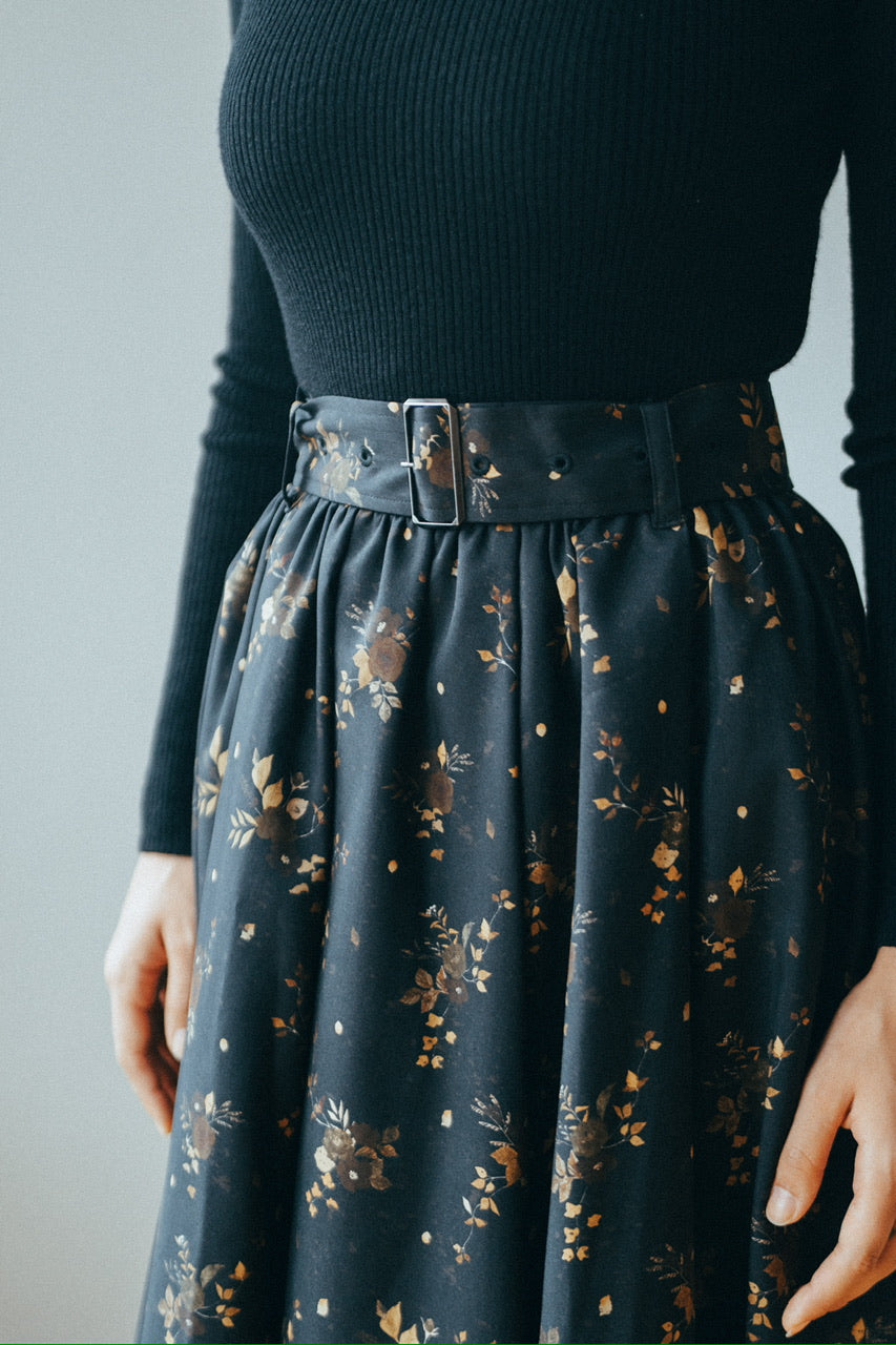 "Antique Flower" tuck gather skirt