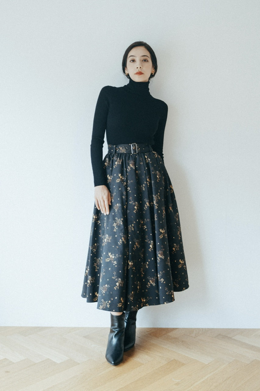 "Antique Flower" tuck gather skirt