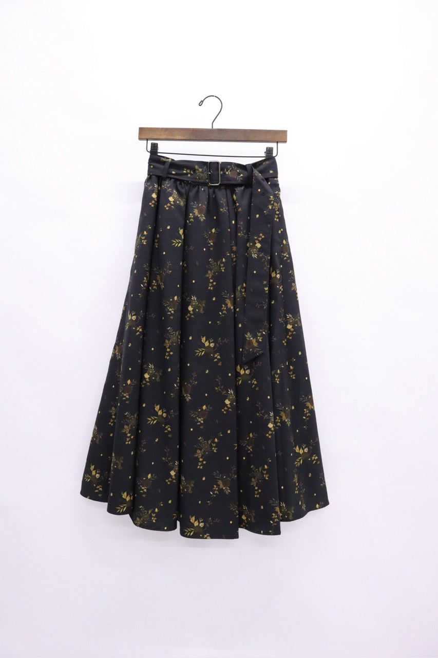 "Antique Flower" tuck gather skirt