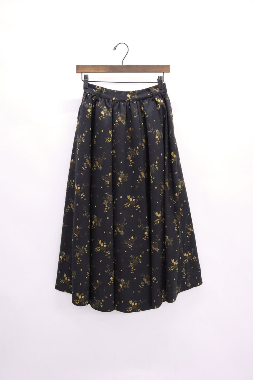 "Antique Flower" tuck gather skirt