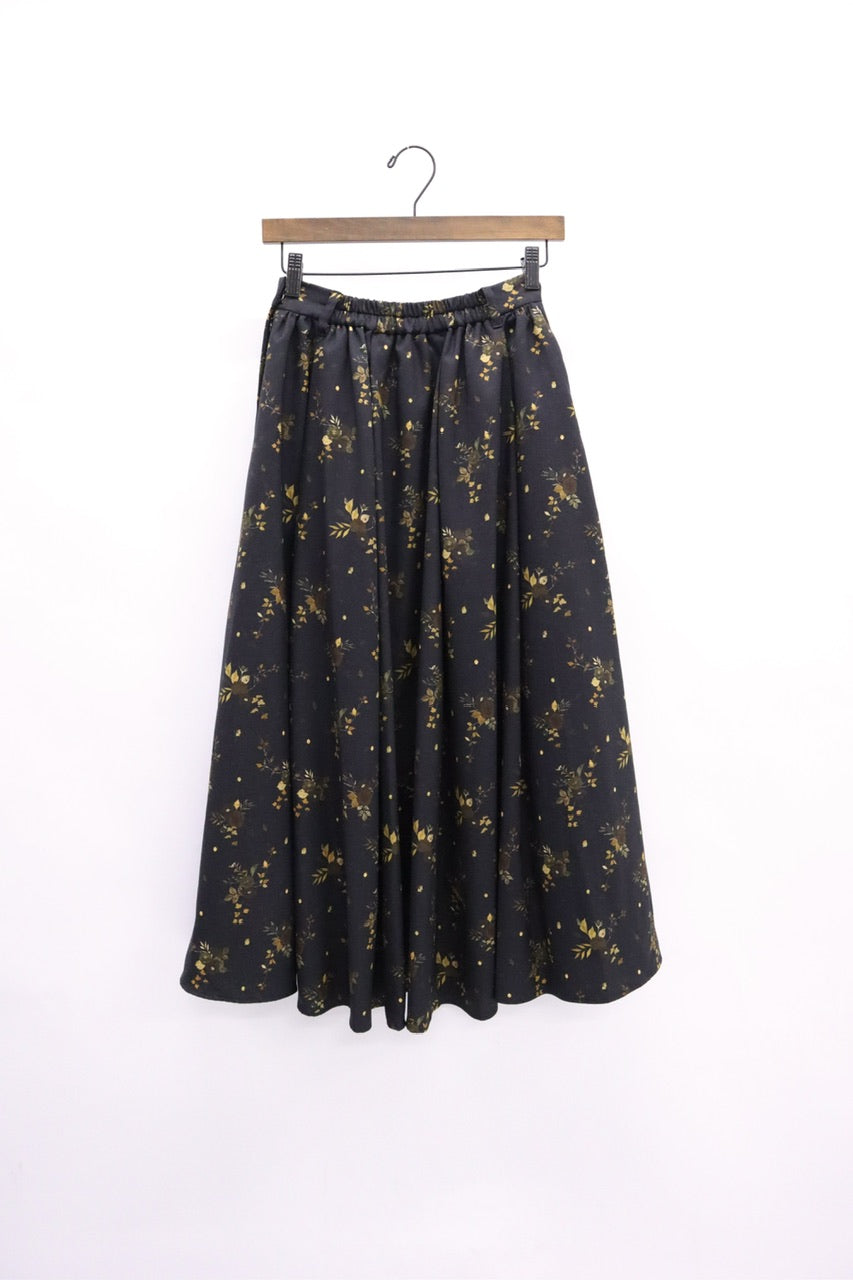 "Antique Flower" tuck gather skirt