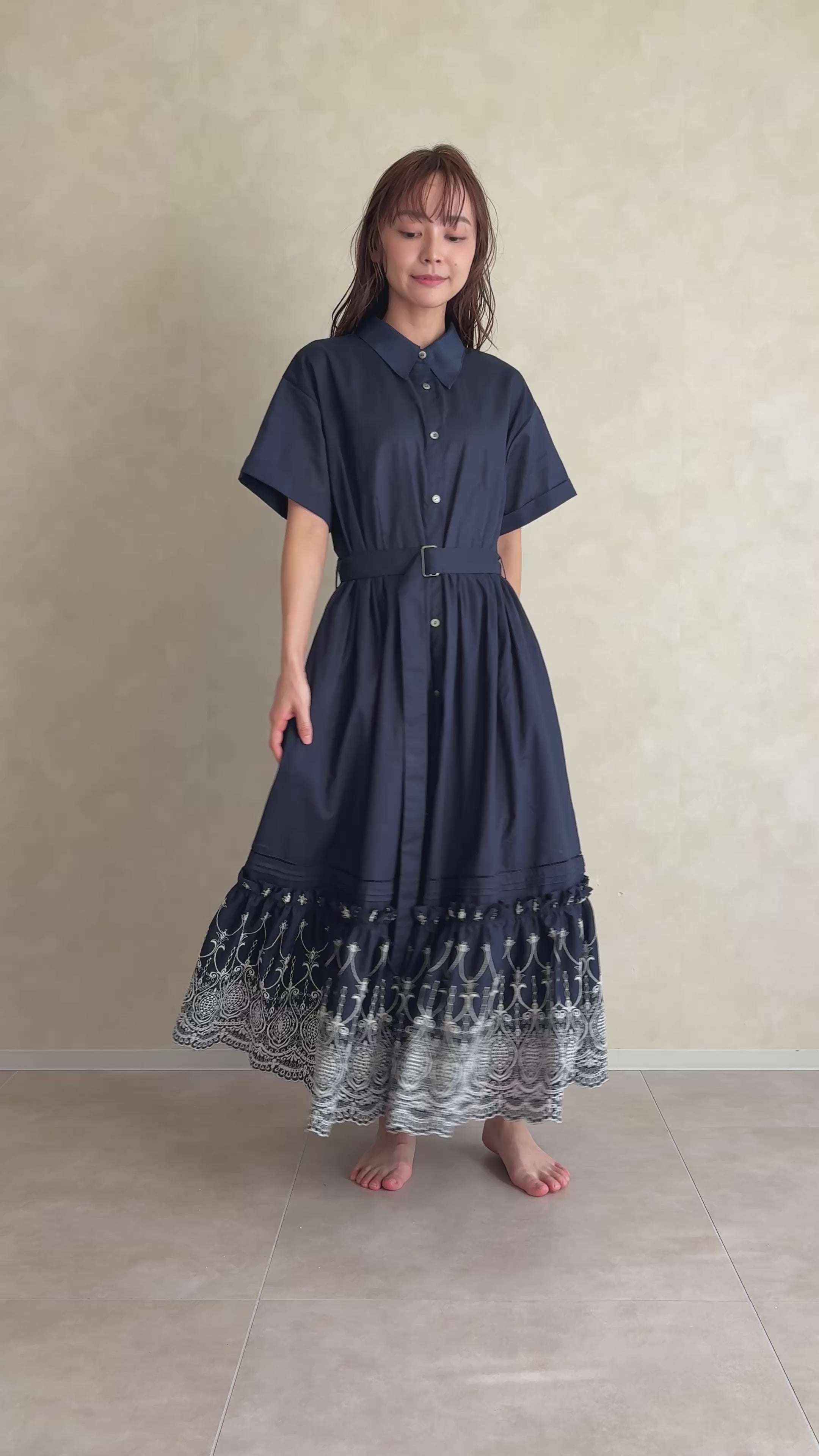 Giselle embroidery dress / navy