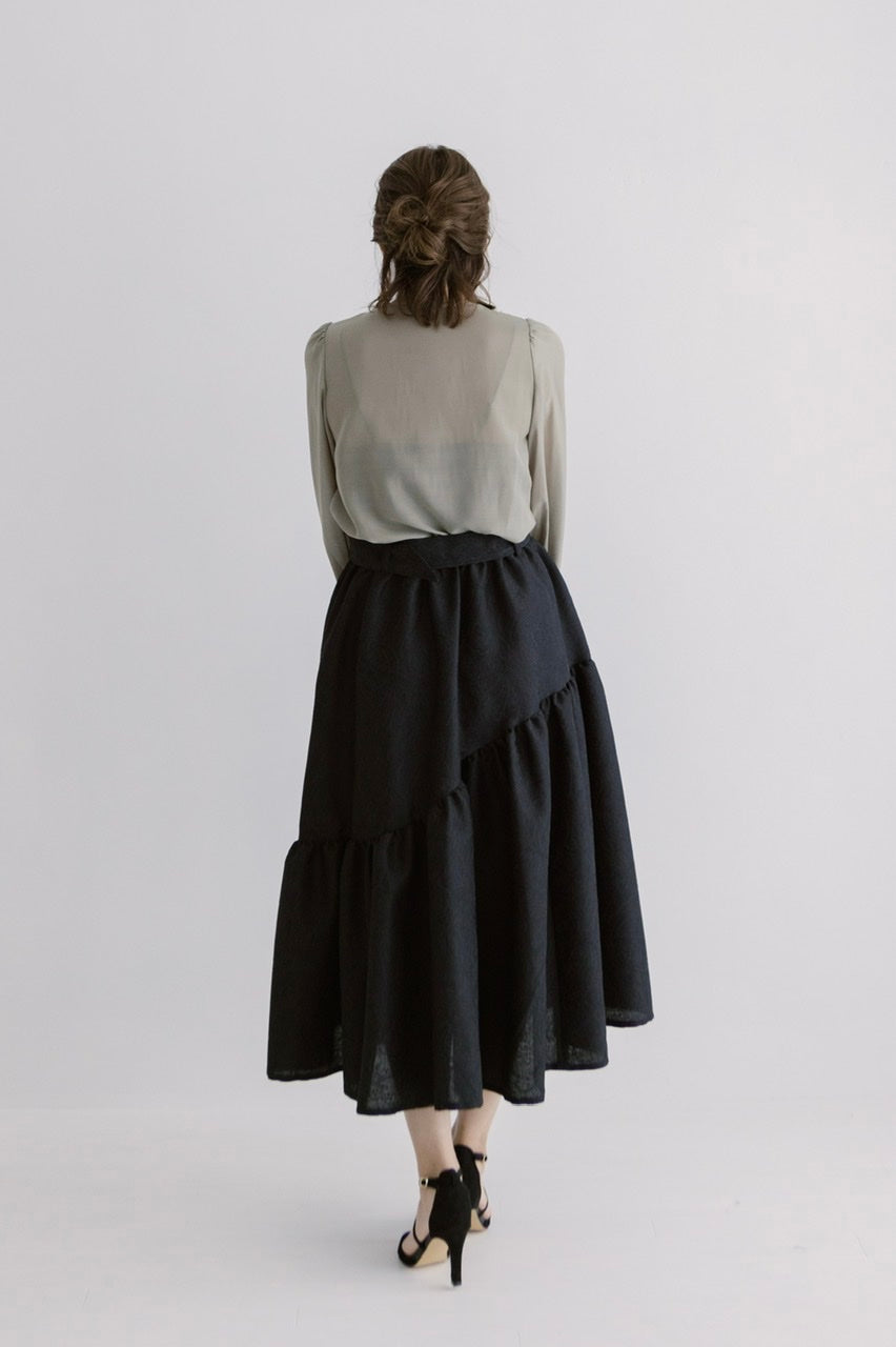 〈Mila〉asymmetry gathered skirt