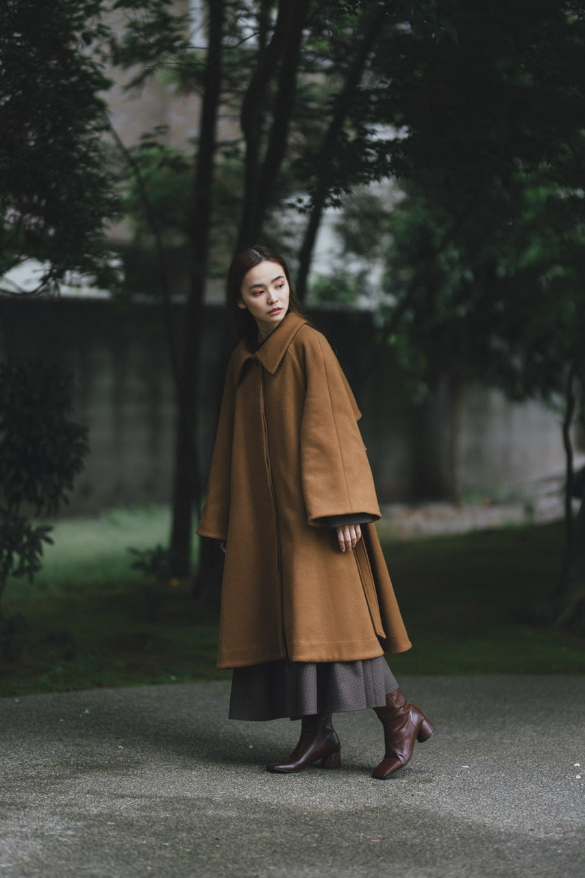 melton poncho coat / russet brown